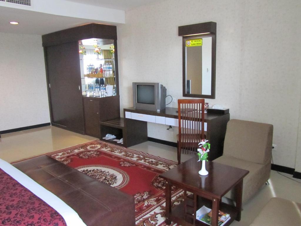 Antares Hotel Medan Buitenkant foto