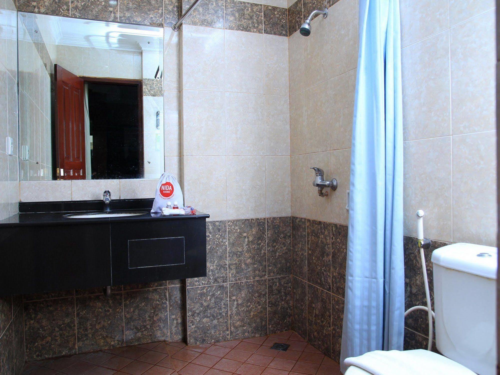 Antares Hotel Medan Buitenkant foto