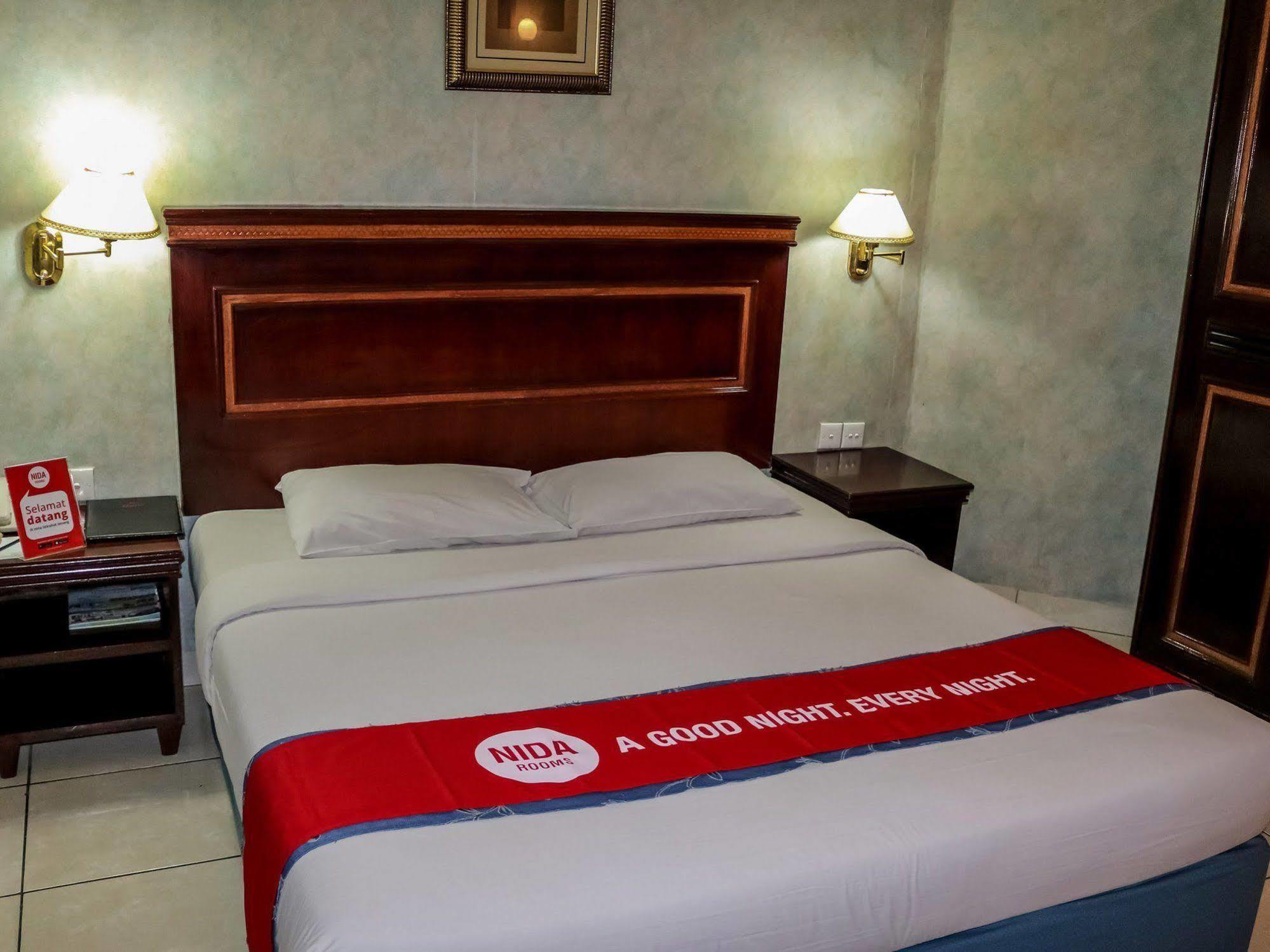 Antares Hotel Medan Buitenkant foto
