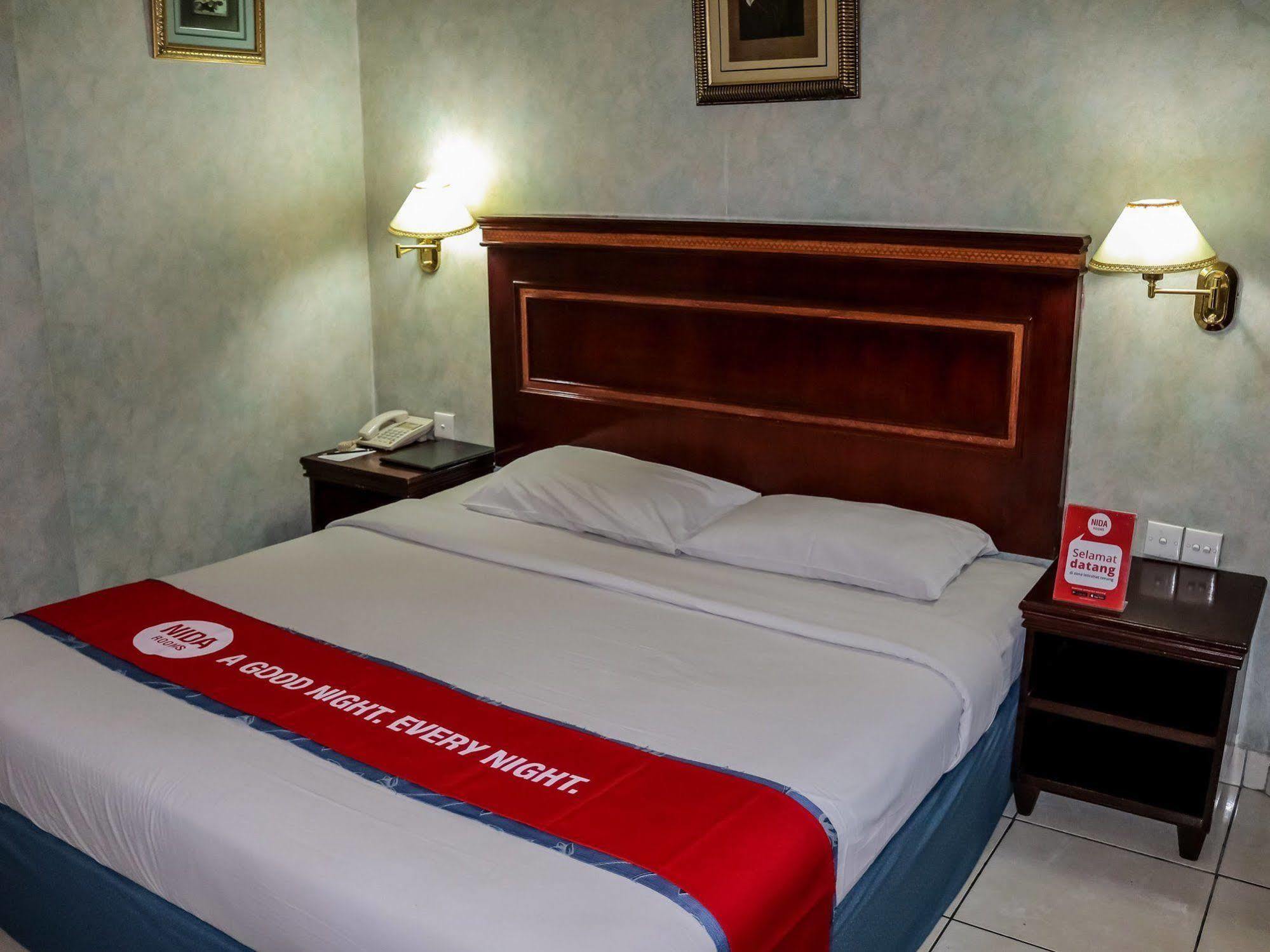 Antares Hotel Medan Buitenkant foto